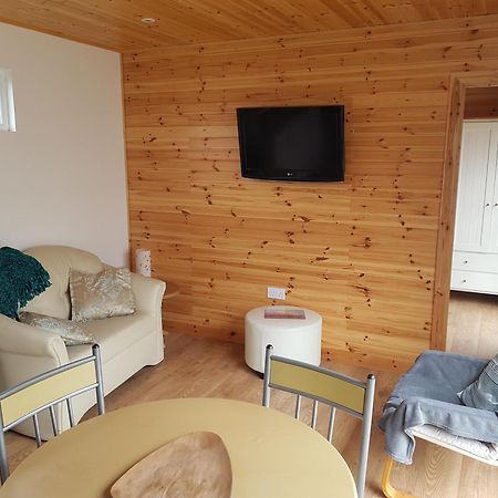 Acorn Camping And Caravan Park Ллантуит Мейджор Экстерьер фото
