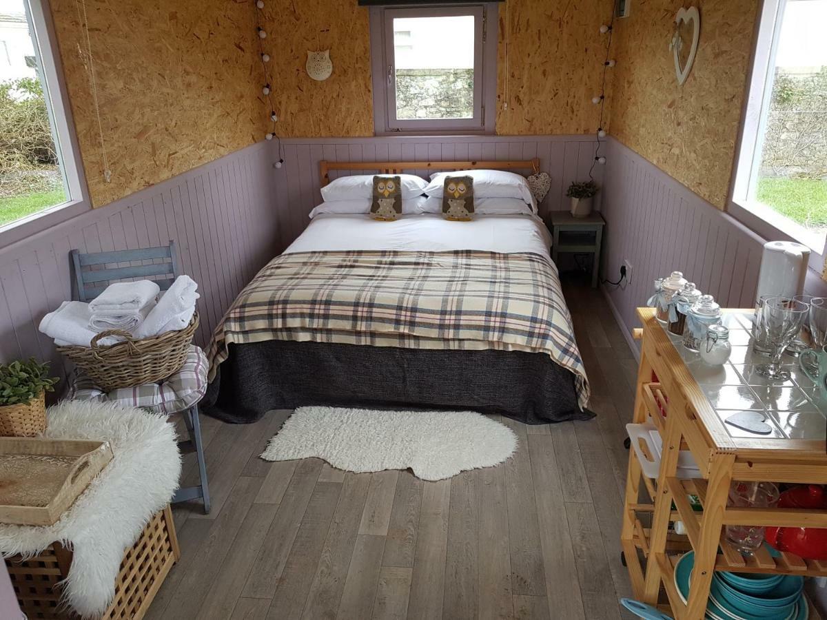 Acorn Camping And Caravan Park Ллантуит Мейджор Экстерьер фото