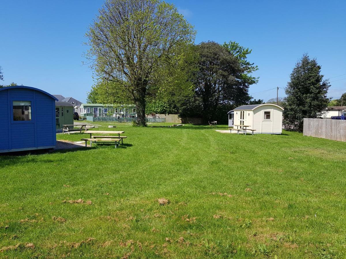 Acorn Camping And Caravan Park Ллантуит Мейджор Экстерьер фото