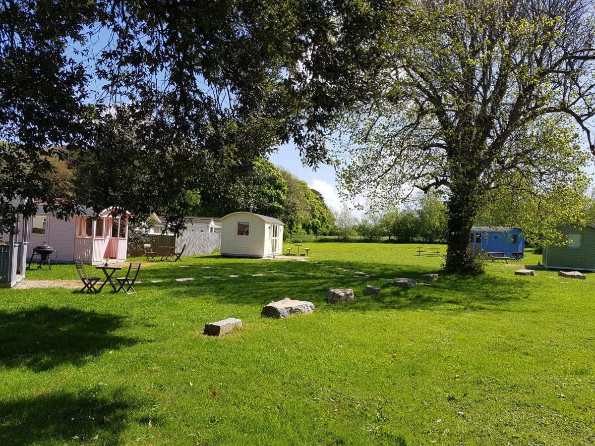 Acorn Camping And Caravan Park Ллантуит Мейджор Экстерьер фото