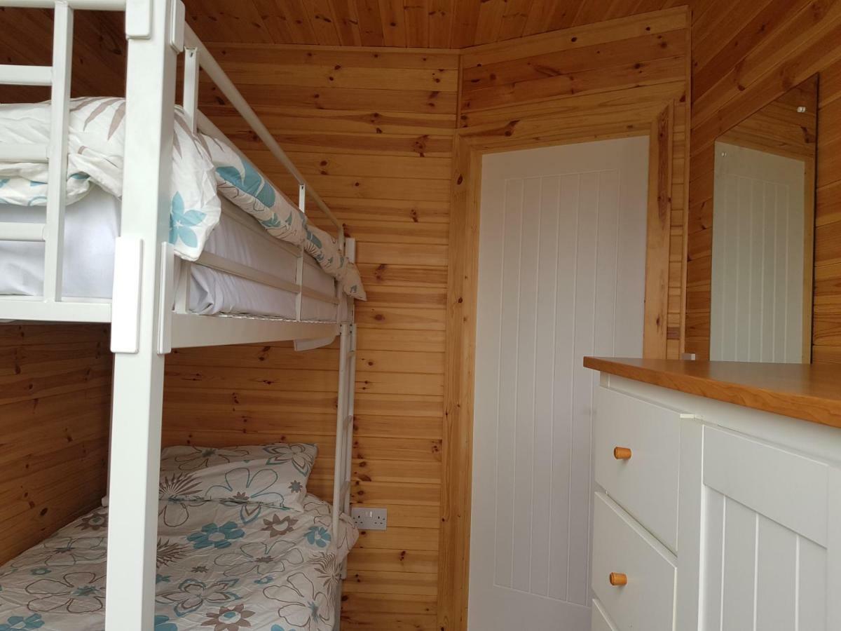 Acorn Camping And Caravan Park Ллантуит Мейджор Экстерьер фото
